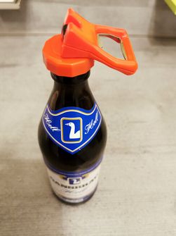 Basicnature cap for bottles with opener